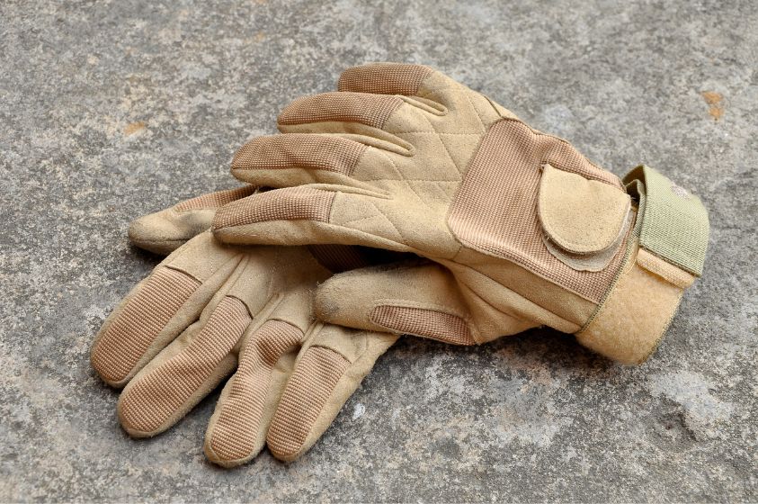 How Cold Weather Gloves Actually Keep Your Hands Warm