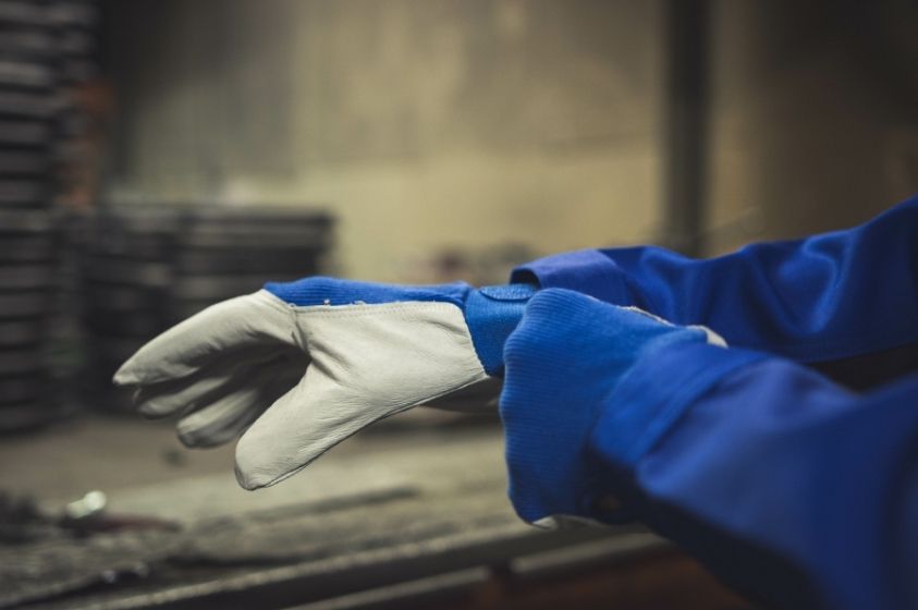 Cut-Resistant vs. Puncture-Resistant Gloves